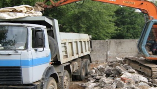 Вывоз строительного мусора с участка в Мурманске недорого от 1559 руб. | 2Землекопа-Мрм